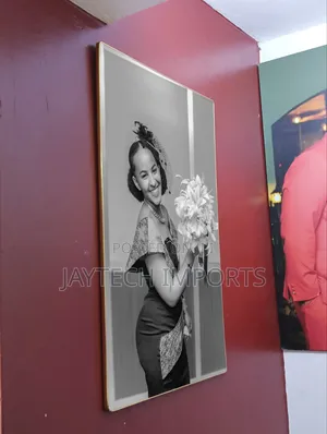 Canvas Charm - Artistic Mounts for Treasure Moments