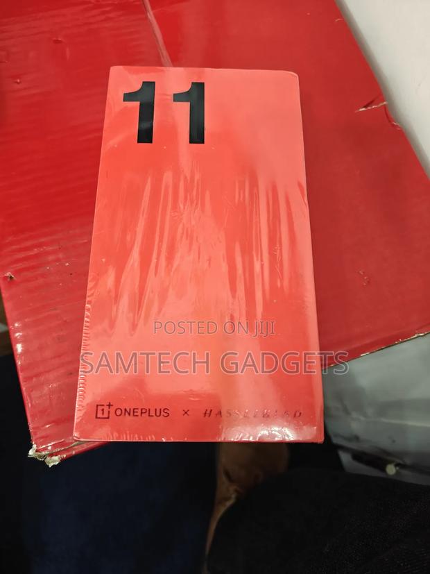 New OnePlus 11 256 GB Purple - main view