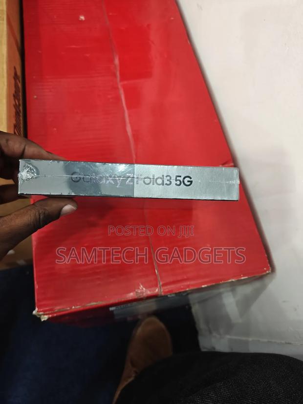 New Samsung Galaxy Z Fold 3 512 GB Blue - thumbnail 3