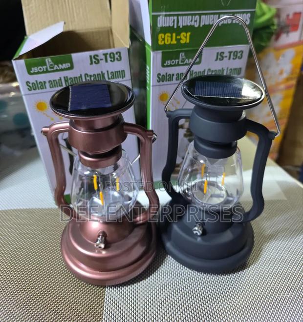 T93 Solar and Hand Cracked Rechargeable Lamp