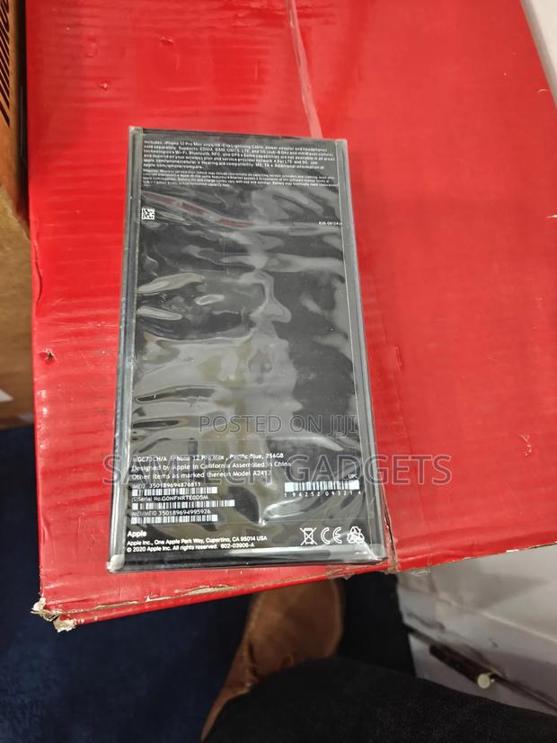 New Apple iPhone 12 Pro Max 256 GB Blue - thumbnail 3