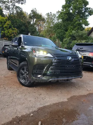 Lexus LX 2022 Green