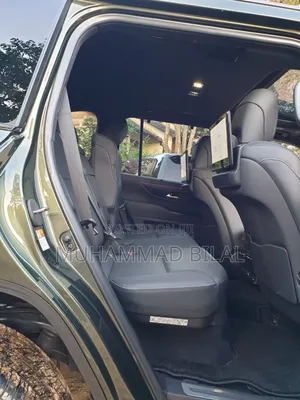 Lexus LX 2022 Green