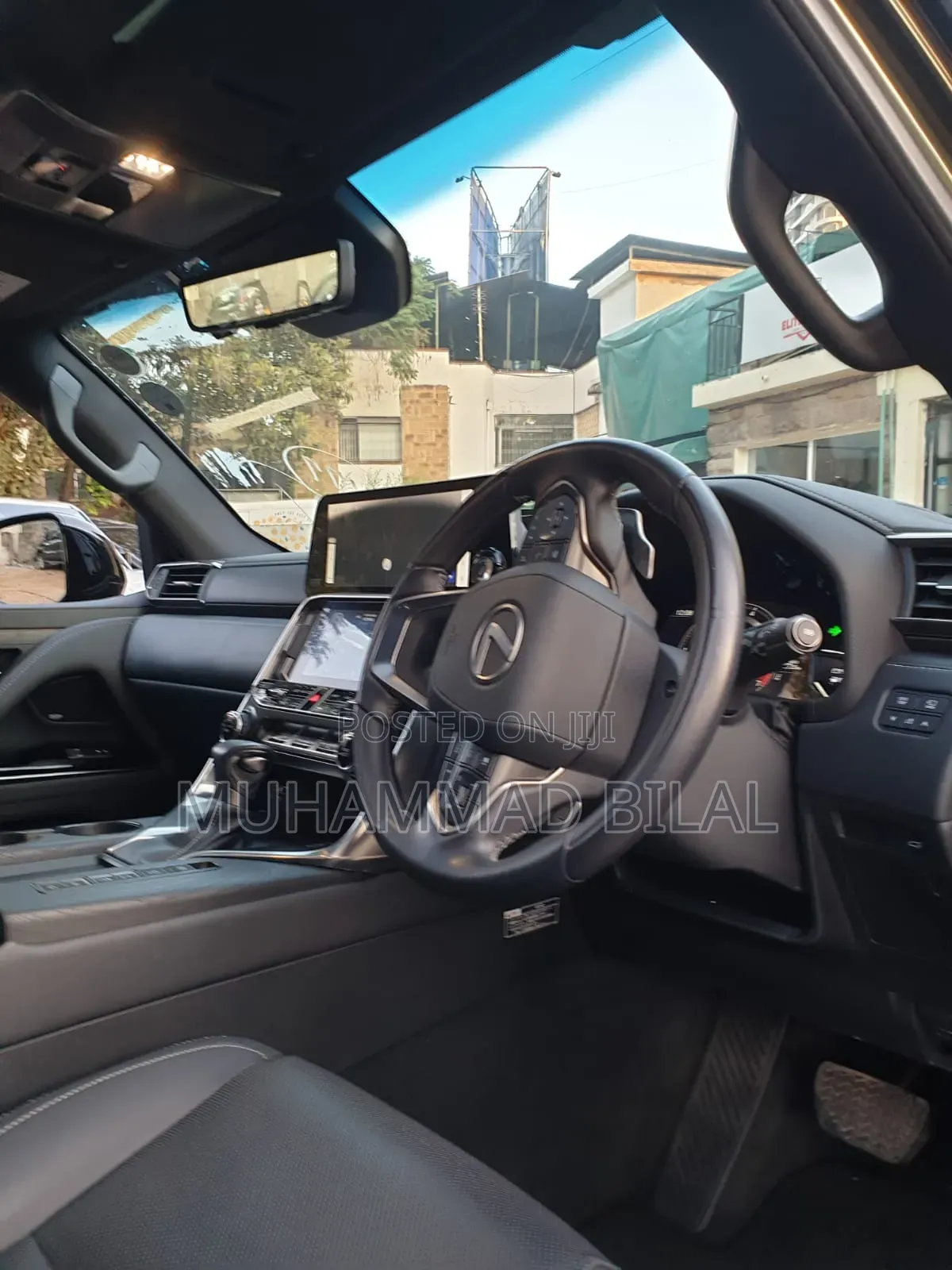 Lexus LX 2022 Green