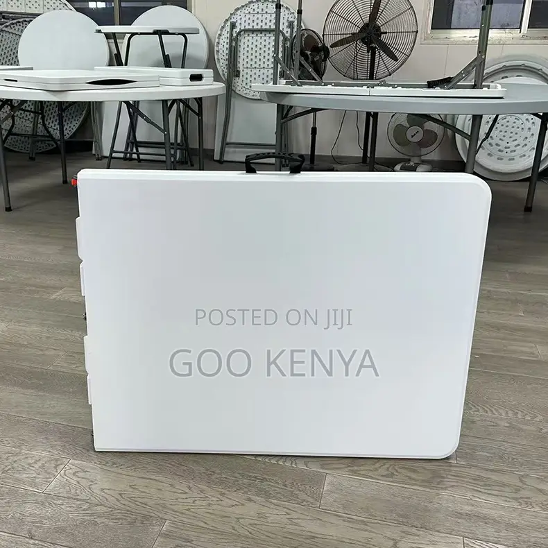 Foldable Table; Outdoor Plastic Folding Dining Table
