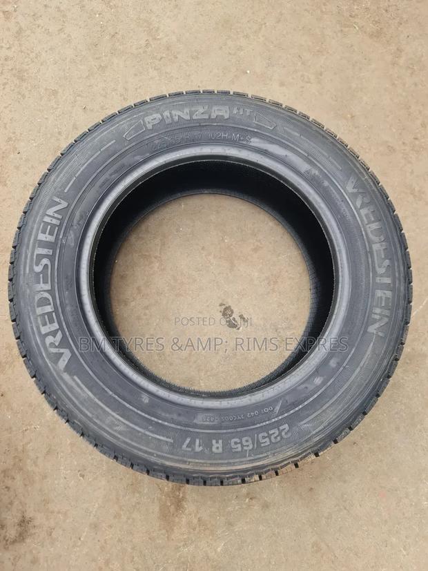 225 /65 R17 Vredestein Tyres(Highway Terrrain) - thumbnail 3