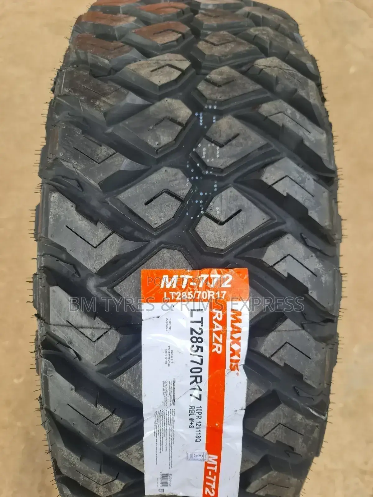 Lt 285 /70 R17 Maxxis (Mud Terrrain) Razr.(Thailand)