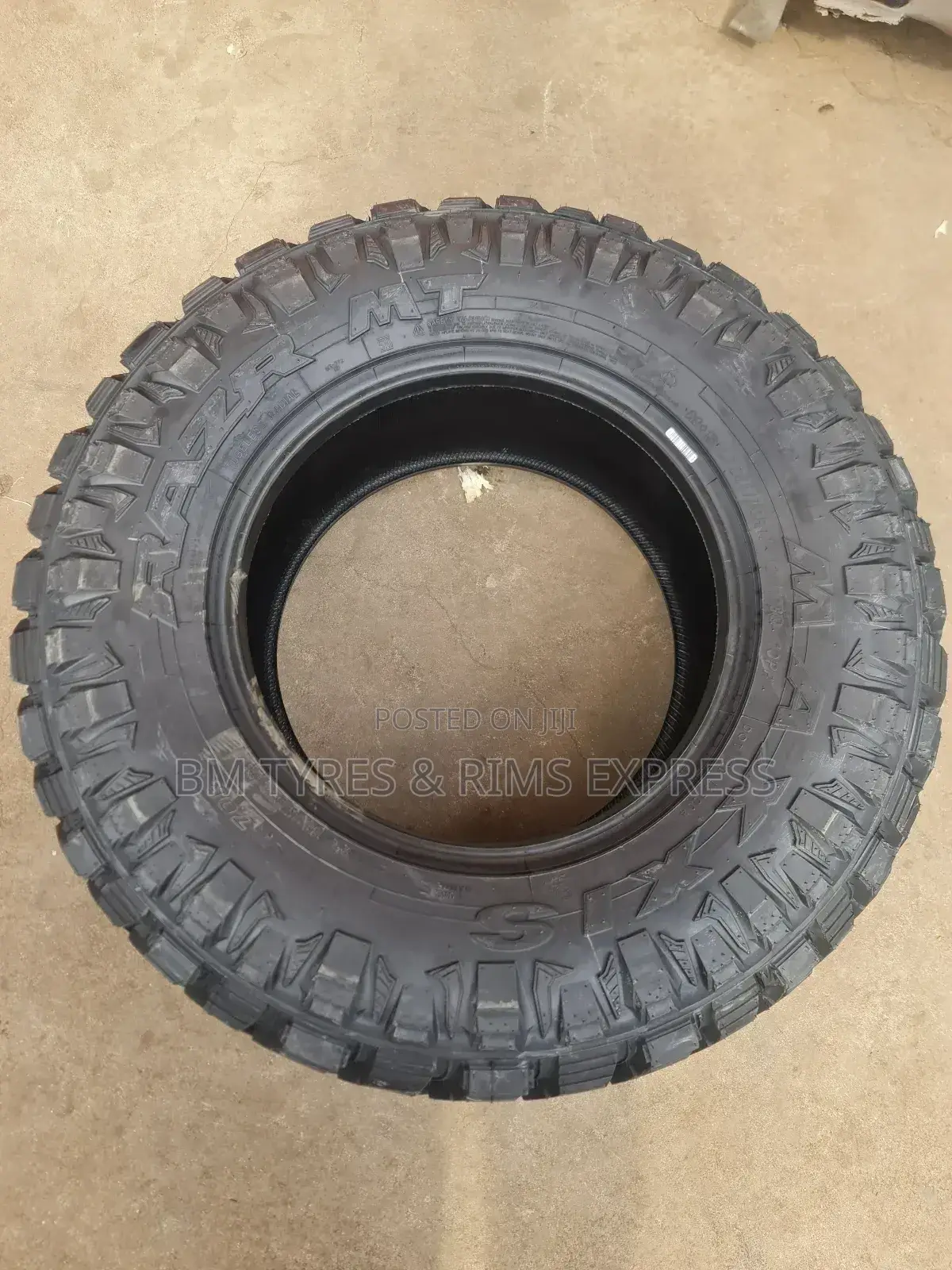 Lt 285 /70 R17 Maxxis (Mud Terrrain) Razr.(Thailand)