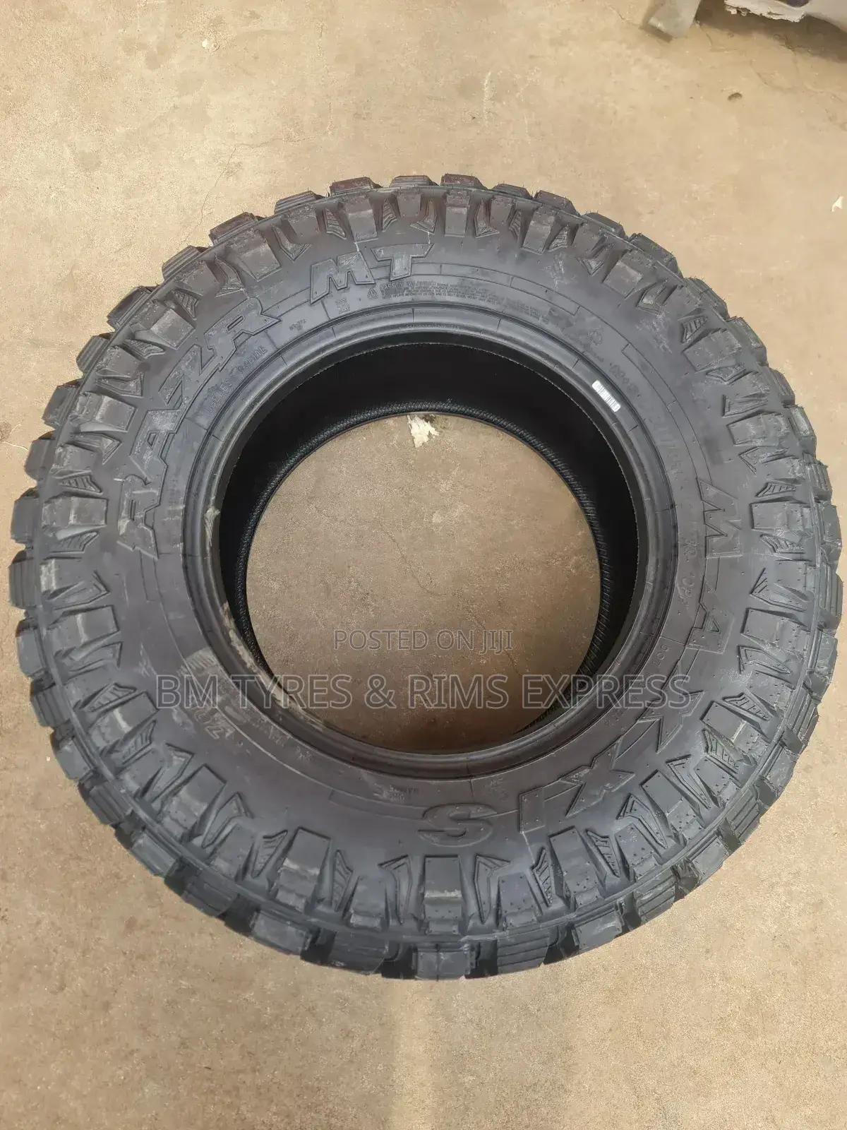 Lt 285 /70 R17 Maxxis (Mud Terrrain) Razr.(Thailand)