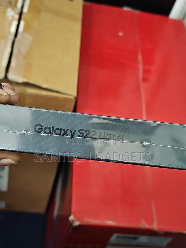 New Samsung Galaxy S22 Ultra 5G 512 GB Black - thumbnail 2