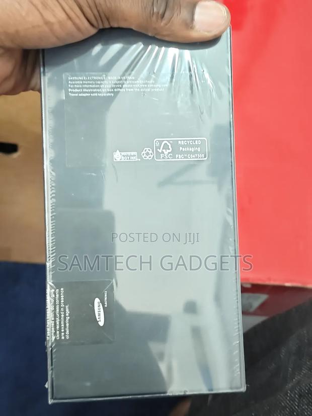 New Samsung Galaxy S22 Ultra 5G 512 GB Black - thumbnail 3