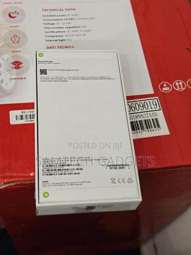 New Apple iPhone 15 Pro Max 256 GB Silver - thumbnail 3