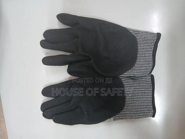 Cut 5 Resistant - thumbnail 3