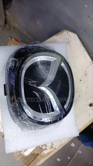 Cx5 2017 Glass Logo - main view