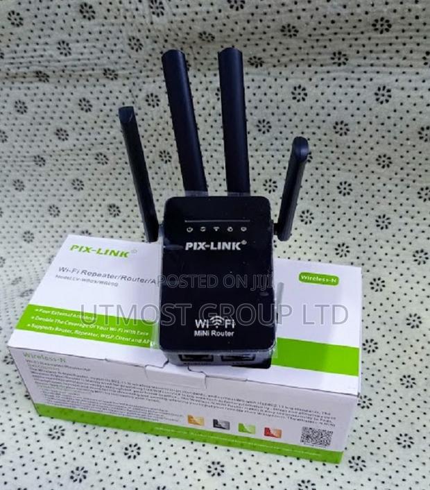 300mbps Wireless Wifi Repeater Wifi Extender Router Plug White - main view