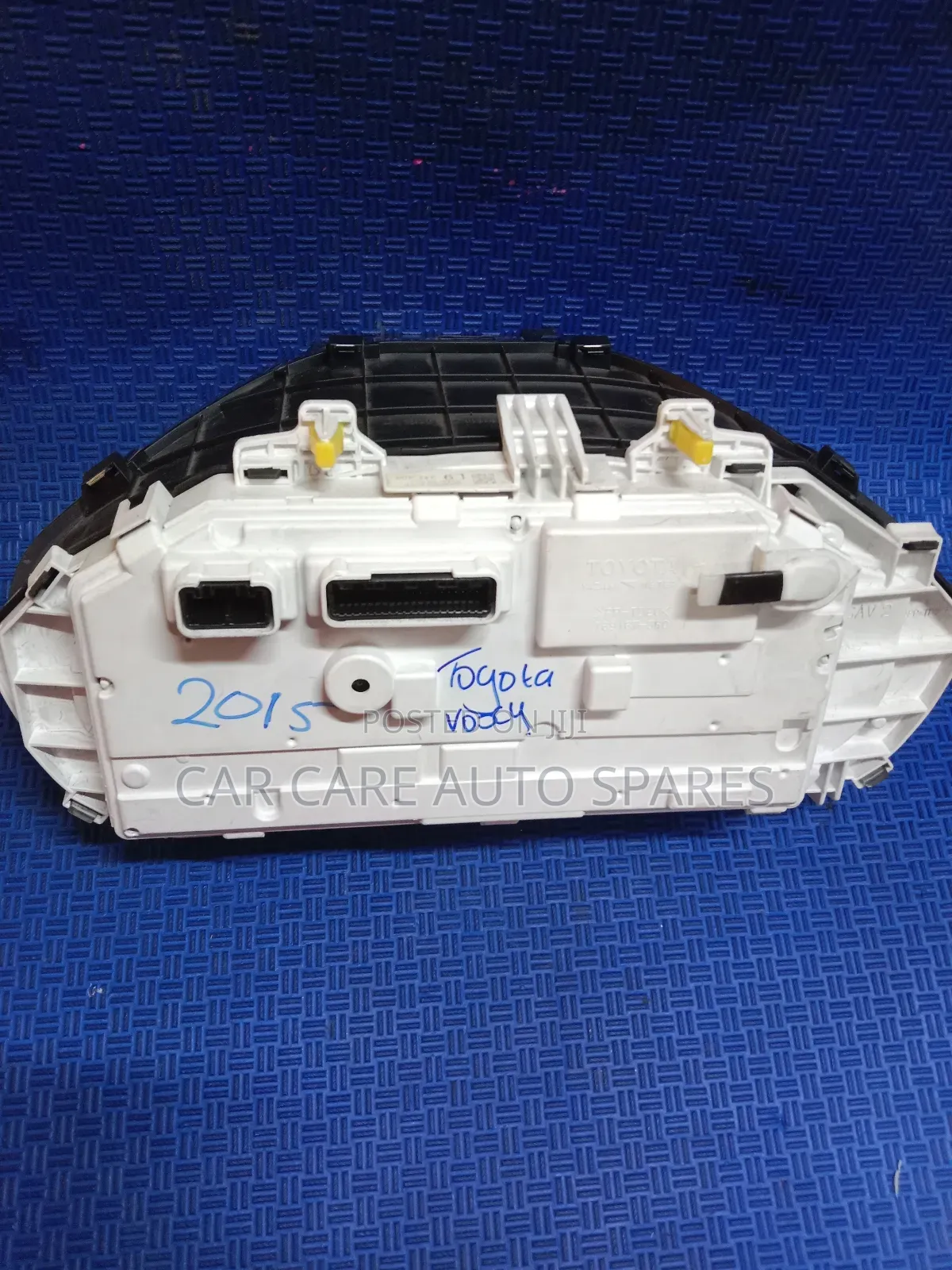Dashboard Clock Toyota Noah/Voxy 2015