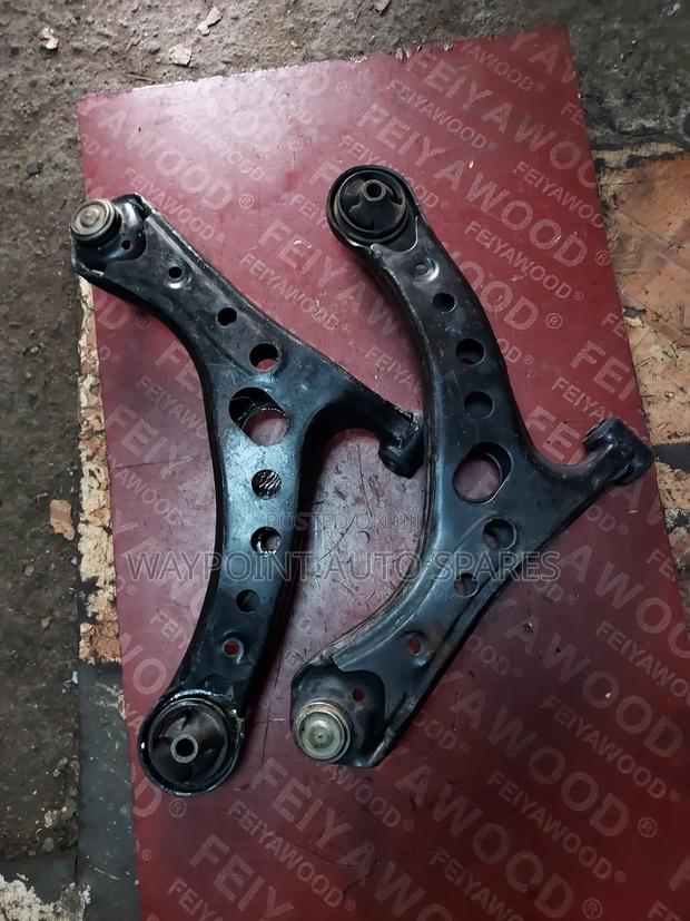 Front Control Arm Toyota Noah/Voxy - thumbnail 2