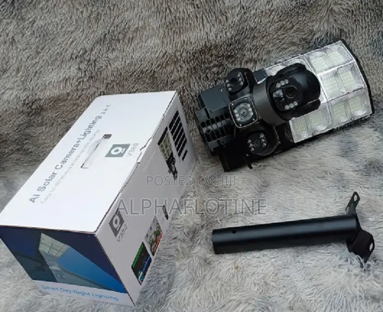 PTZ Camera 3 Lenses CCTV Security 4g Simcard Solar Street Light Camera