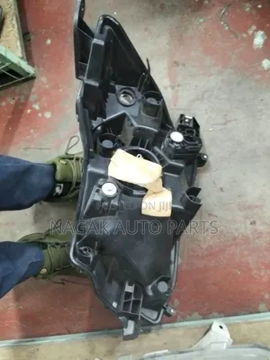 Roomy 2018 Non Xenon Headlight