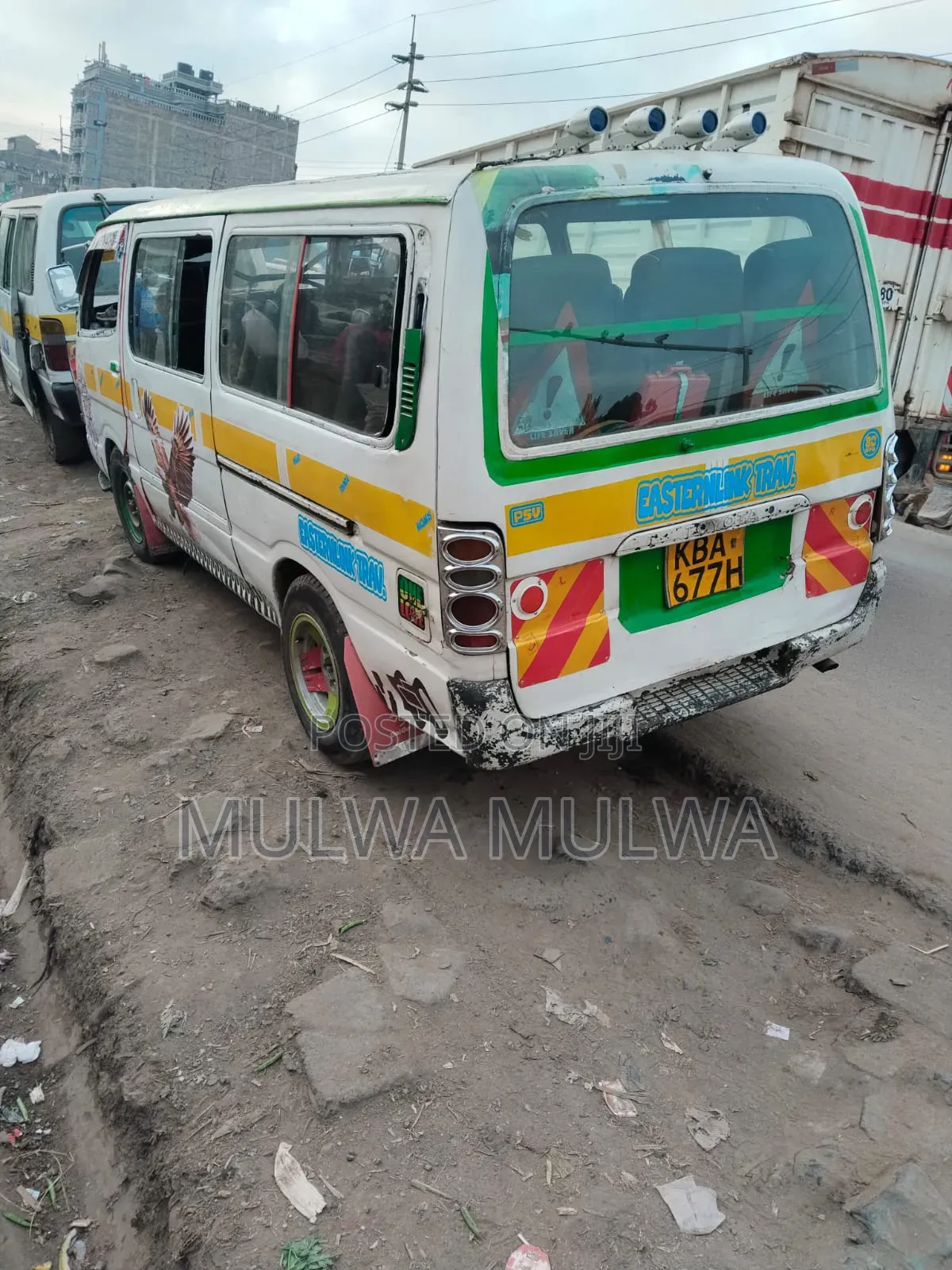Toyota HiAce 2000 White