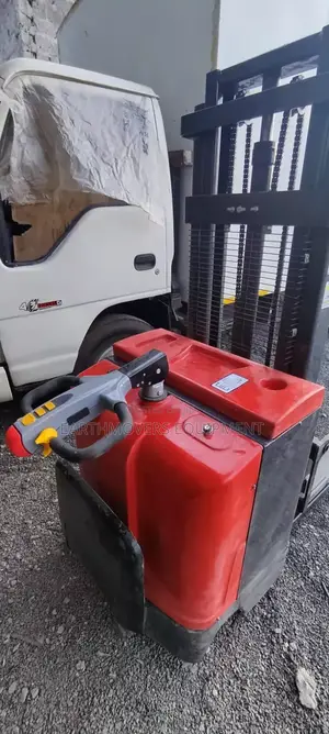 Electric Forklift for Hire