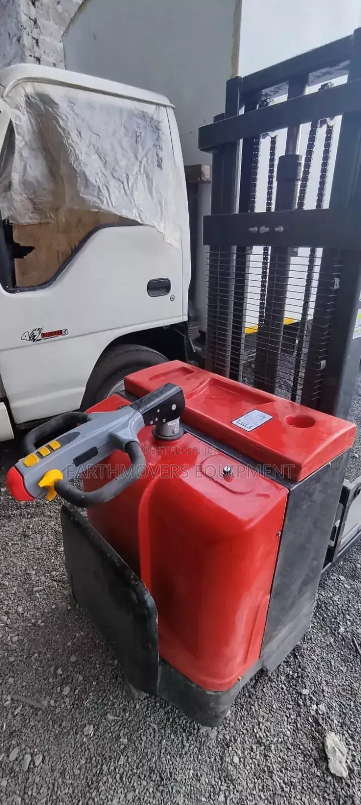Electric Forklift for Hire