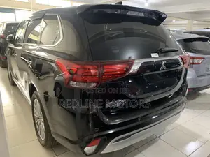 Mitsubishi Outlander ES FWD 2018 Black