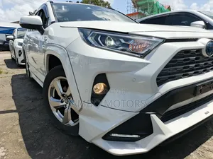 Toyota RAV4 Hybrid 2020 White