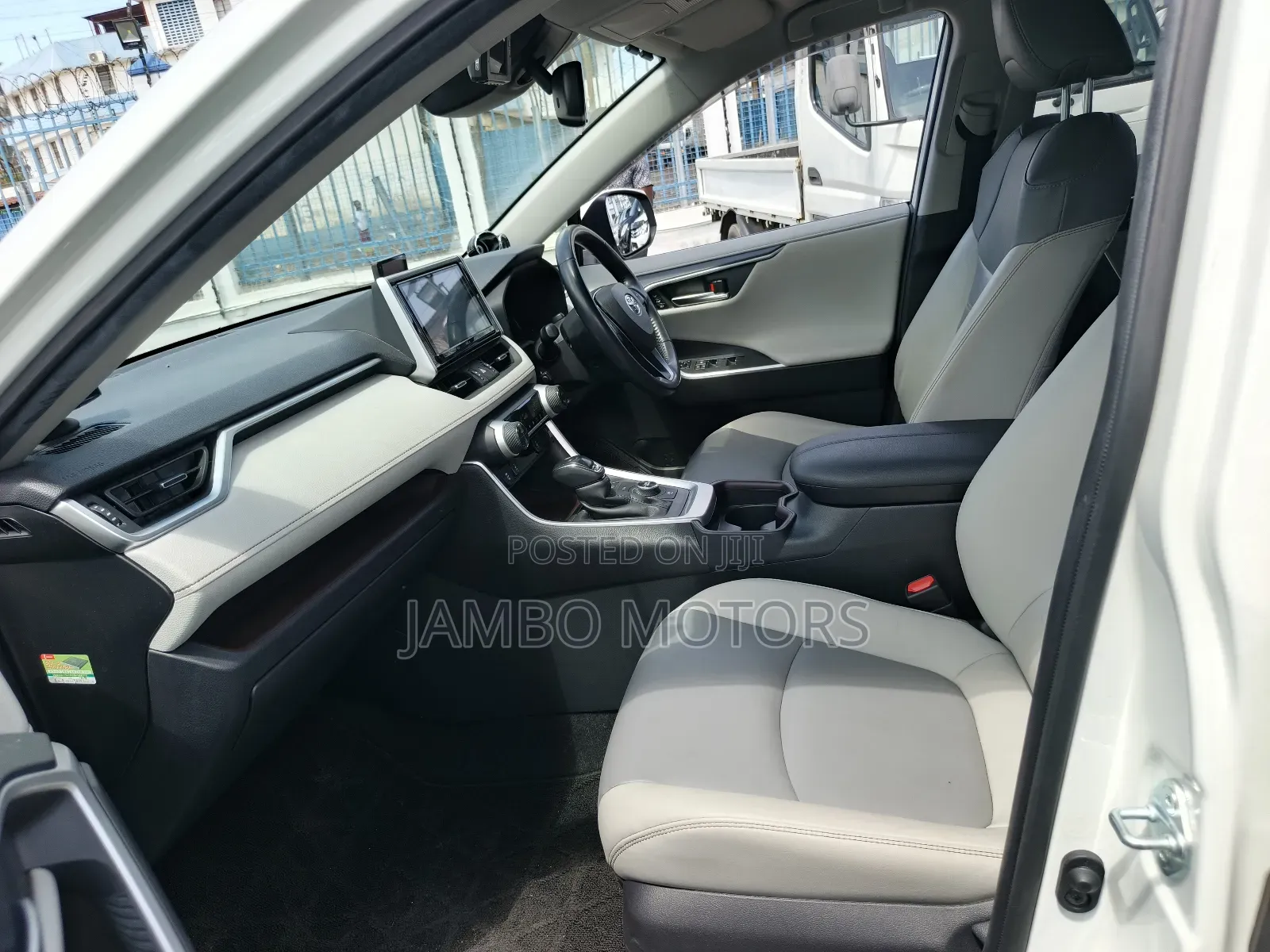 Toyota RAV4 Hybrid 2020 White