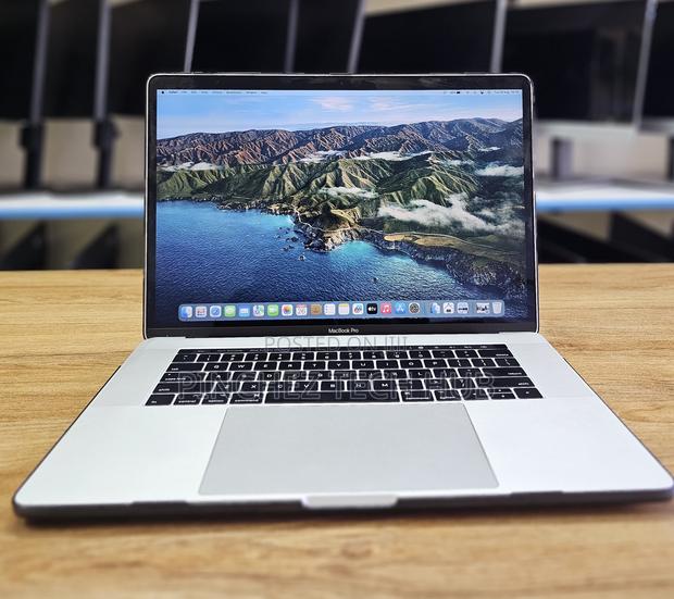 Laptop Apple MacBook Pro 2017 16GB Intel Core I7 SSD 256GB