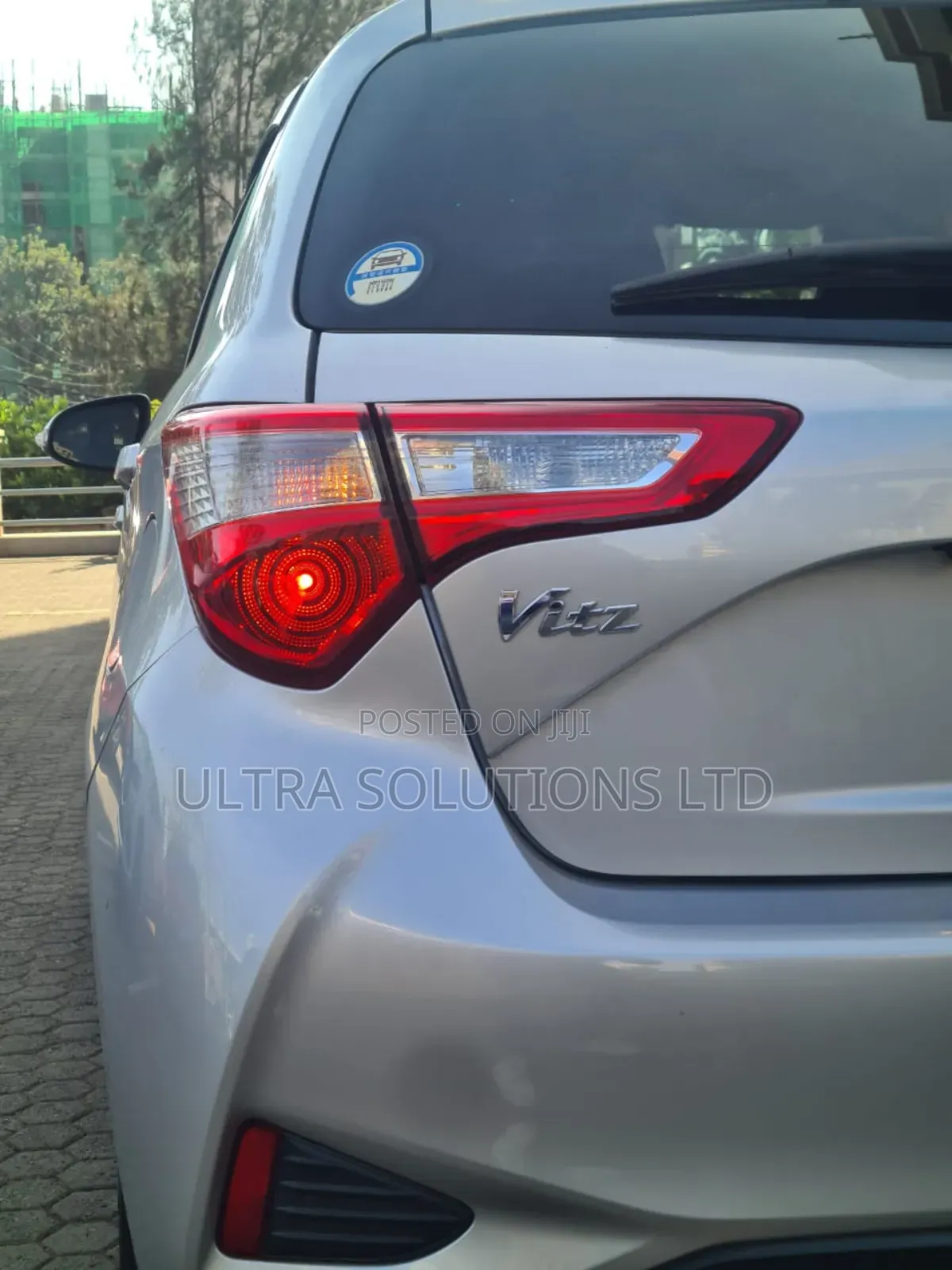 Toyota Vitz 2018 Silver
