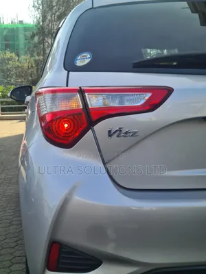 Toyota Vitz 2018 Silver