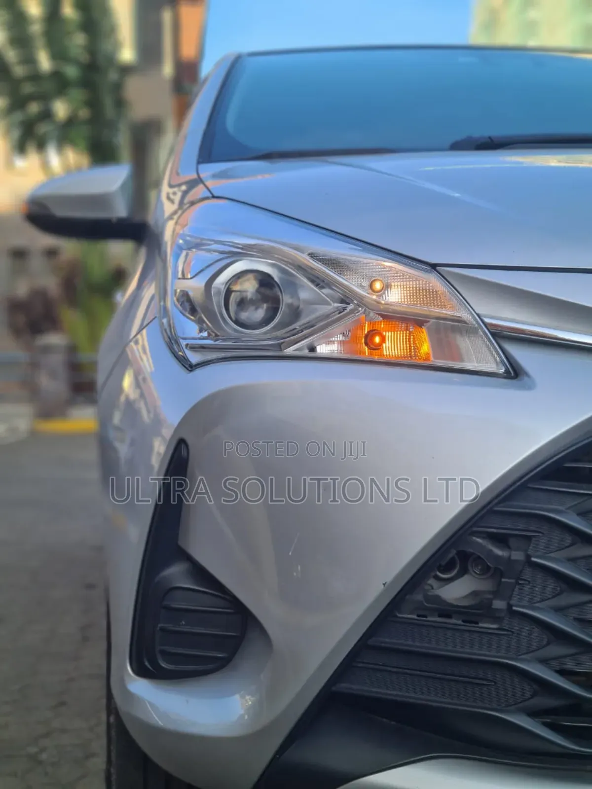 Toyota Vitz 2018 Silver
