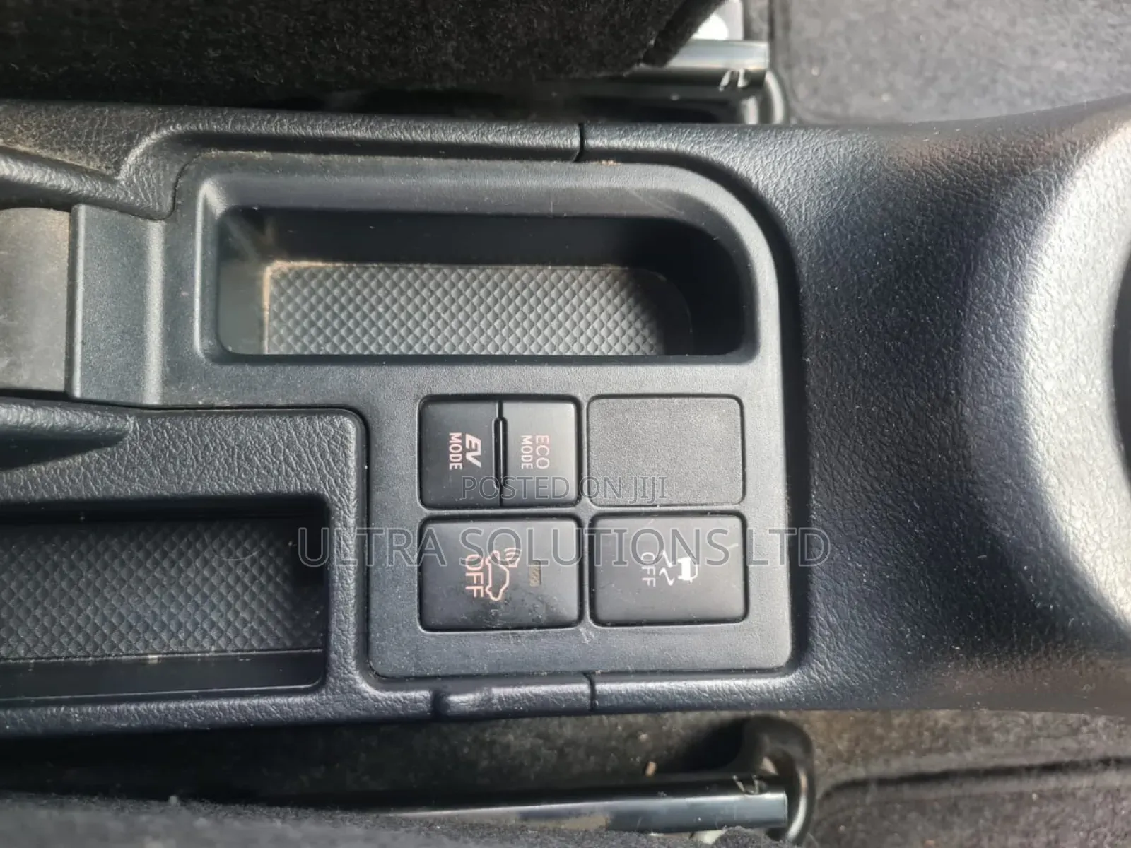 Toyota Vitz 2018 Silver