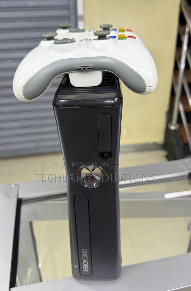 Preloved Xbox 360 Machine - thumbnail 7