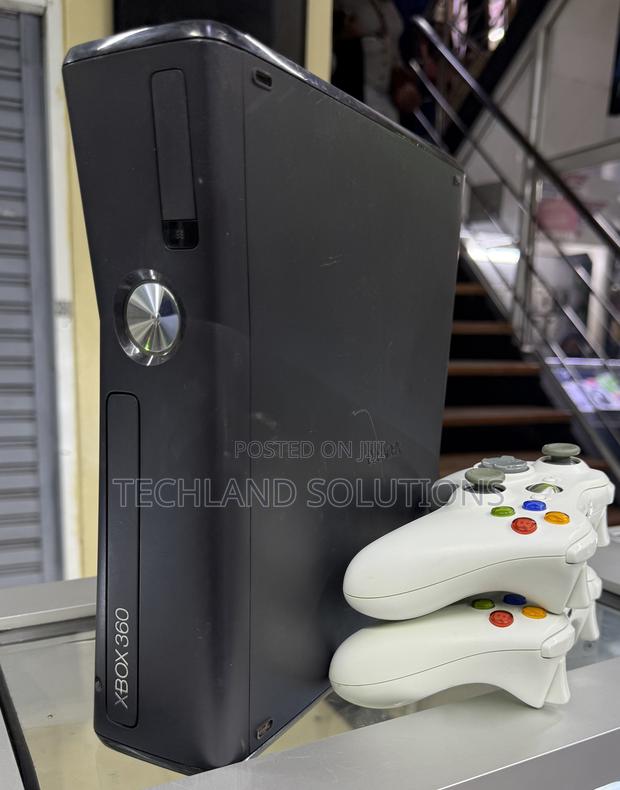 Preloved Xbox 360 Machine - thumbnail 8