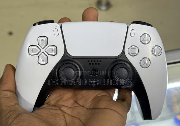 Preloved Sony Dualsense 5 Controller - thumbnail 2