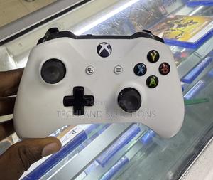 Preloved Xbox One Controller - thumbnail 2