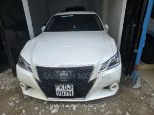 Toyota Crown 2017 White