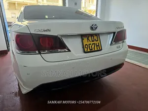 Toyota Crown 2017 White