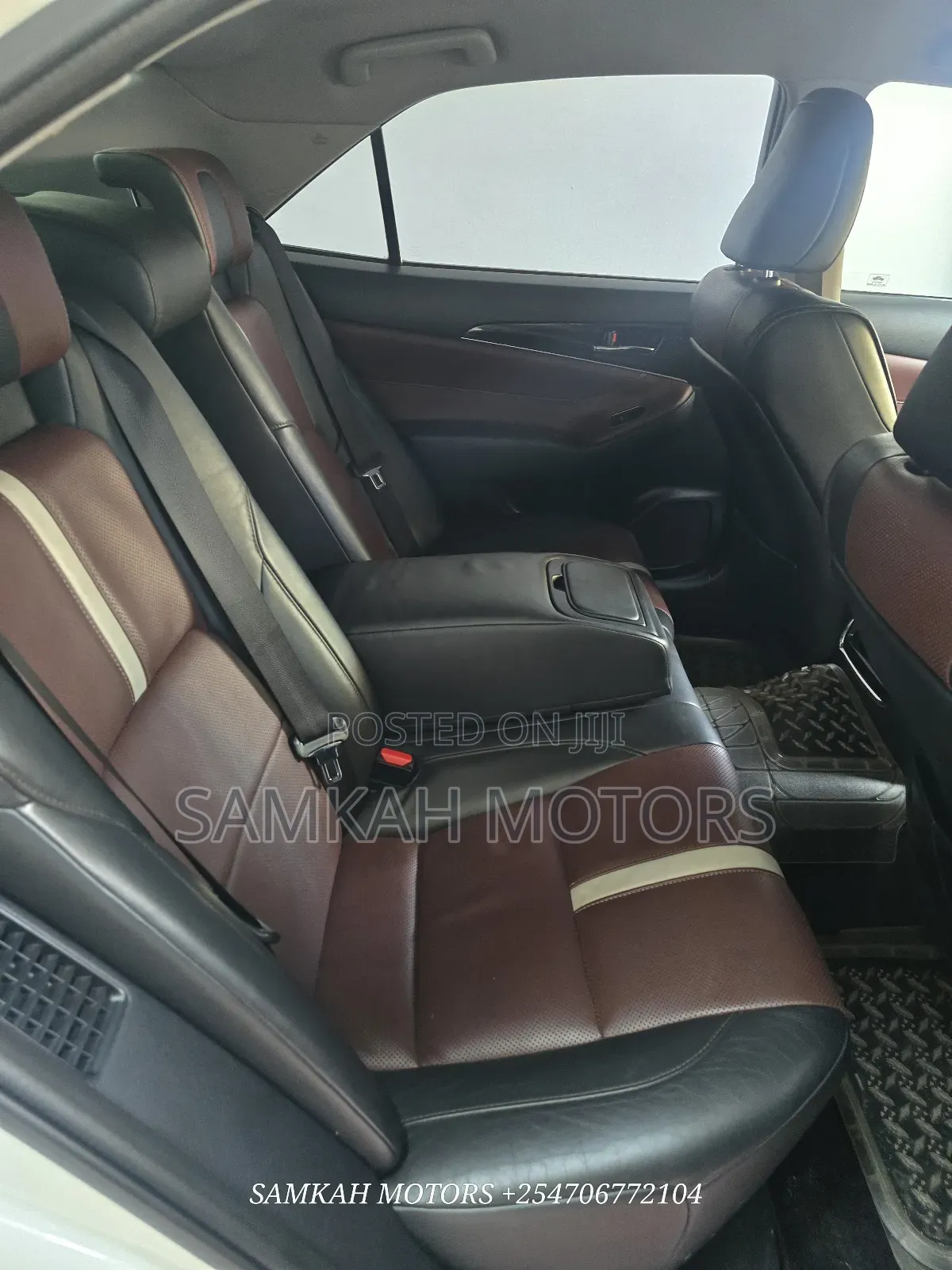 Toyota Crown 2017 White
