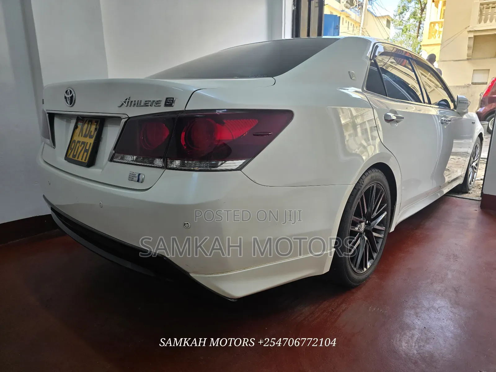 Toyota Crown 2017 White