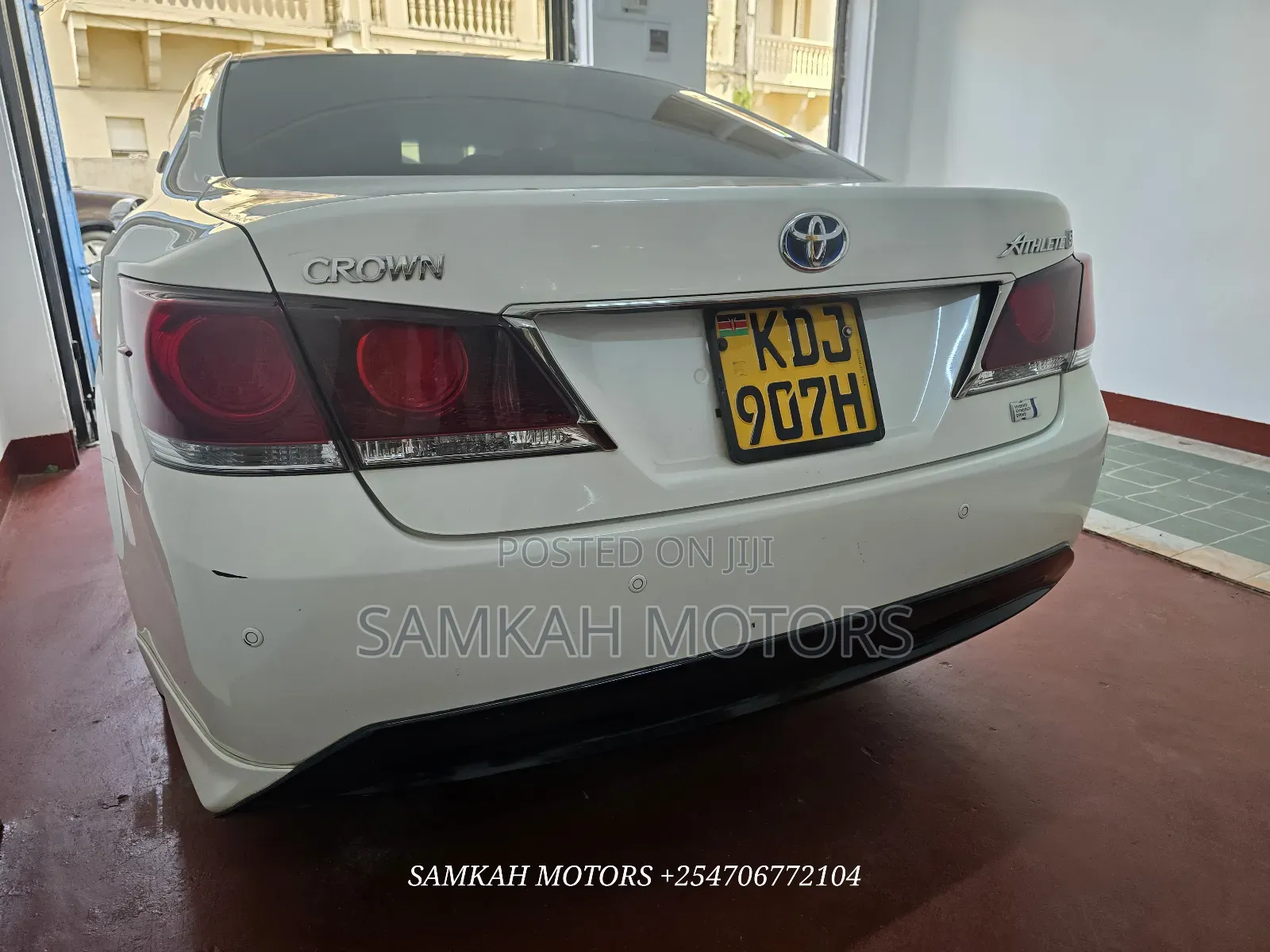 Toyota Crown 2017 White