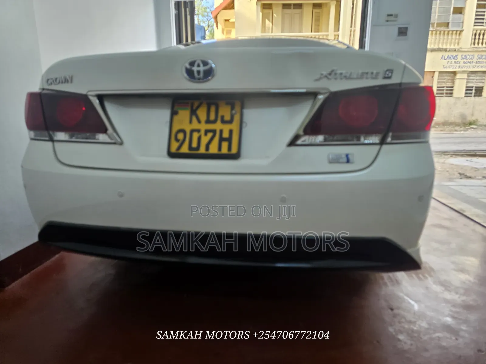 Toyota Crown 2017 White
