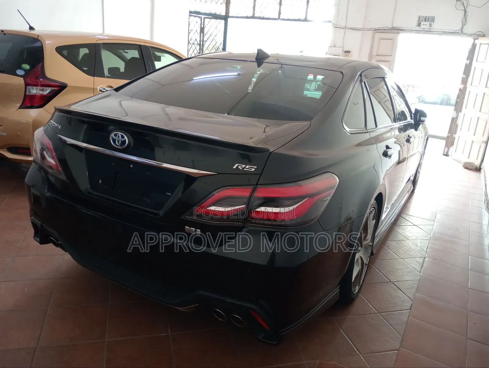 Toyota Crown 2018 Black