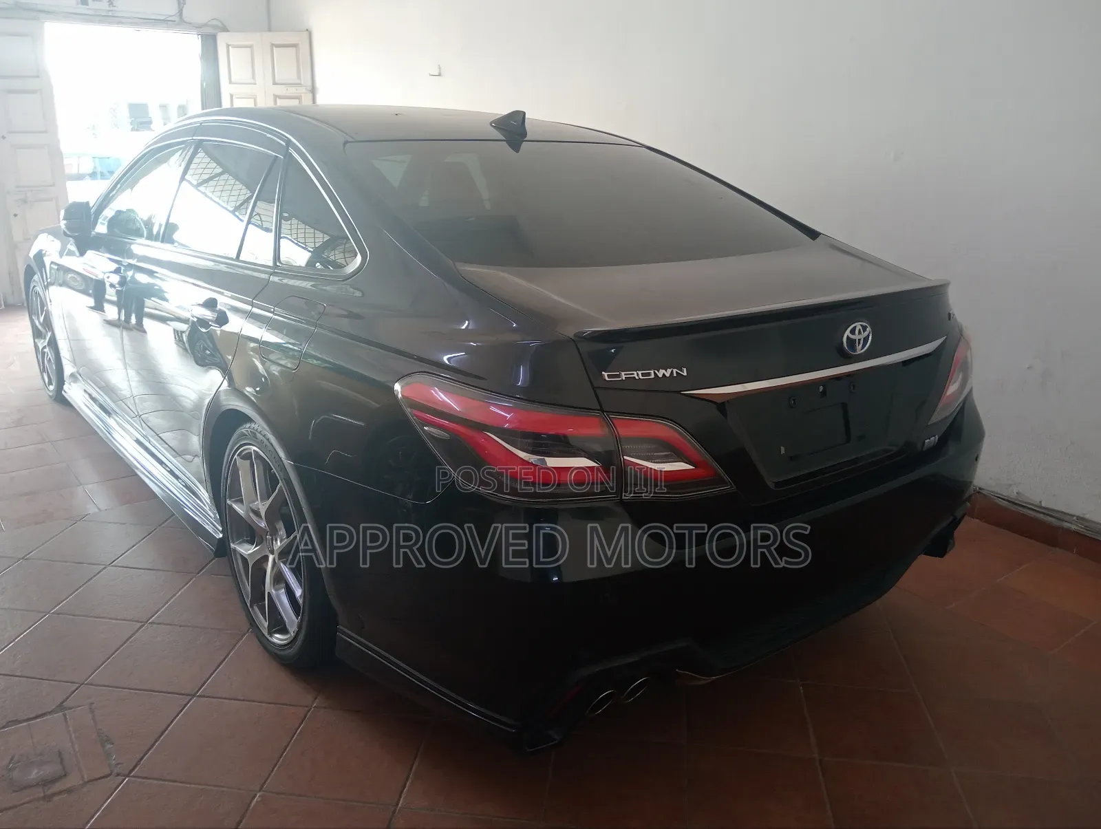 Toyota Crown 2018 Black