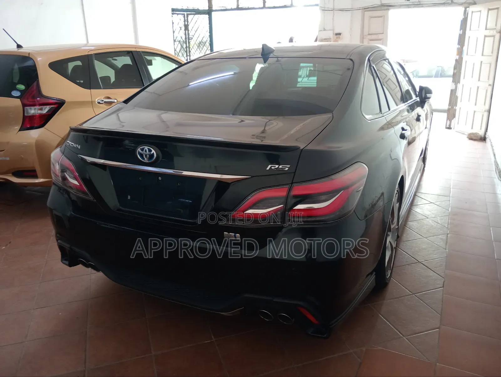 Toyota Crown 2018 Black