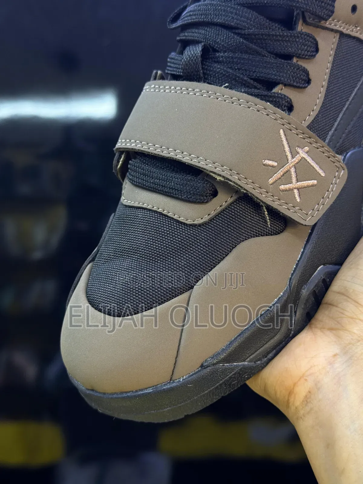 Travis Scott  Jumpman Jack
 “Dark Mocha”
 Sizes: 38–45