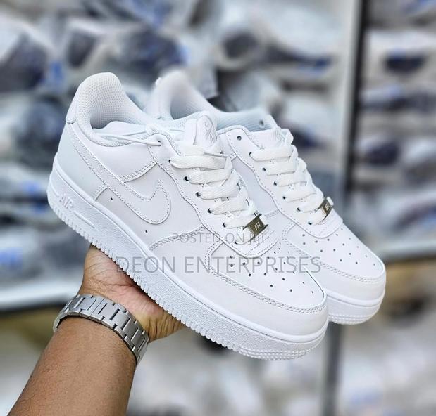 Air Force 1 White and Black - thumbnail 5