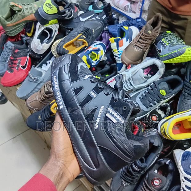 Naked Wolf - thumbnail 4